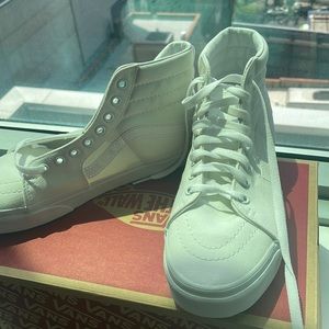 Never been worn high top vans!
